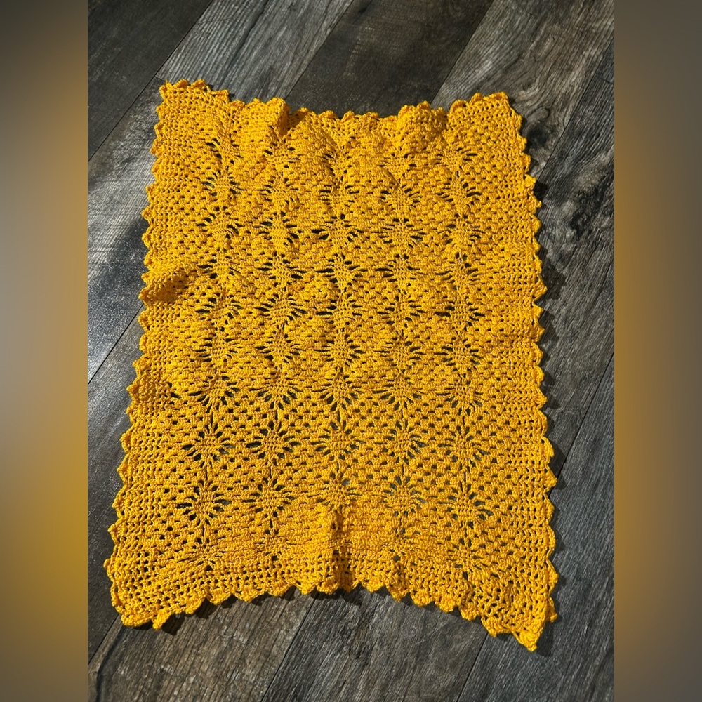Vintage Small orange handmade crochet knit doily​ placemat table cover